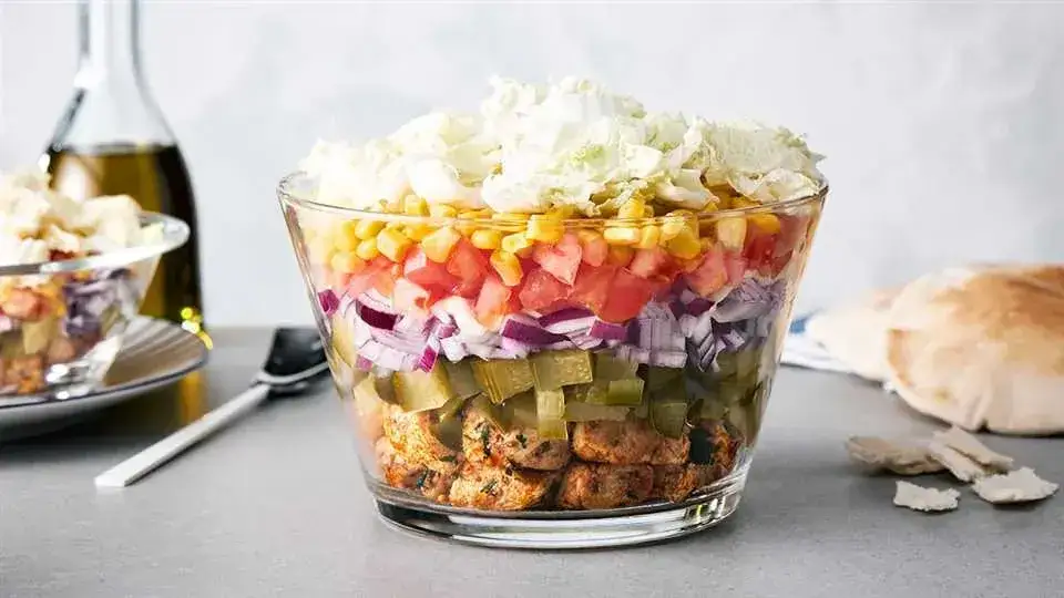 Sałatka gyros: kiszone czy konserwowe ogórki dla najlepszego smaku?