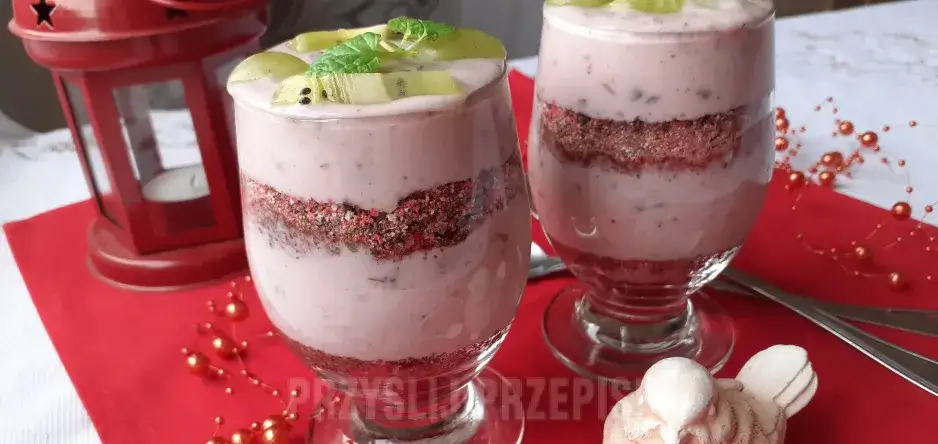 Co zrobić z biszkoptów? Desery bez pieczenia i zero waste!