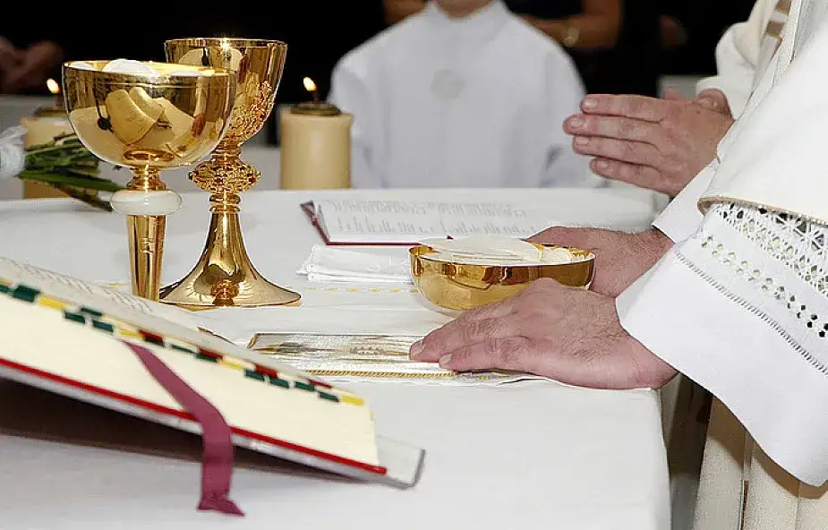 Czy w kościele anglikańskim jest komunia? Odkryj jej znaczenie i zasady