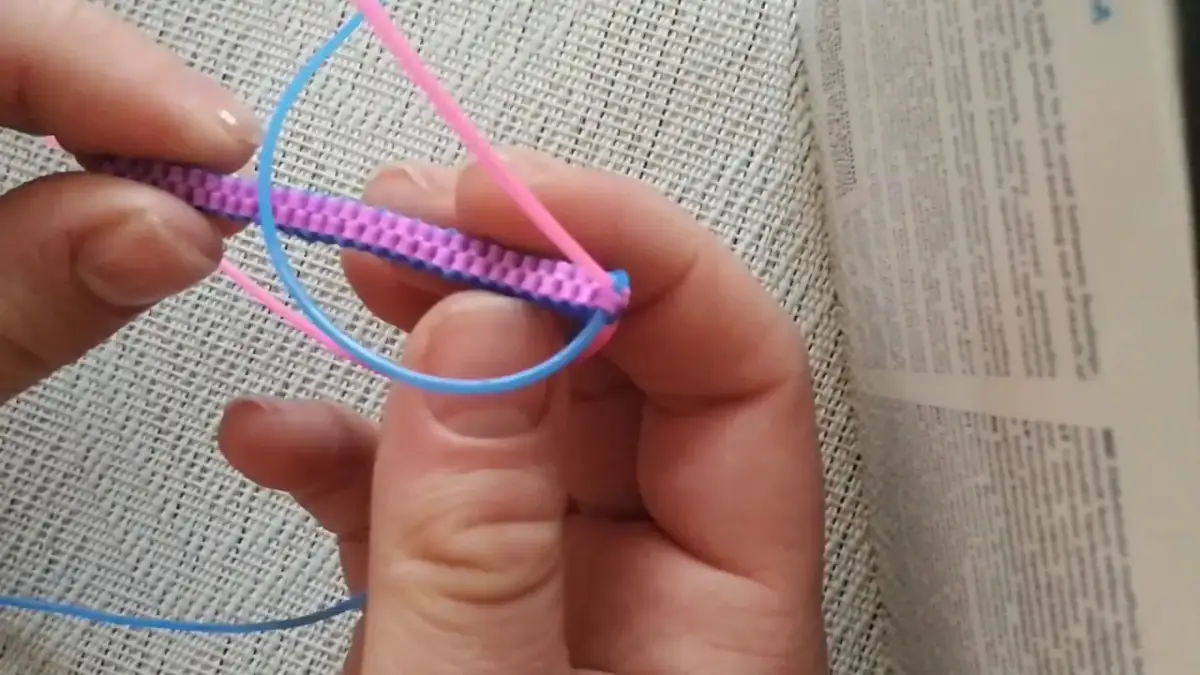 Jak zawiązać bransoletkę z żyłki - proste kroki, które musisz znać