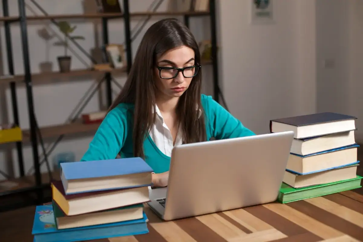 Jak napisać książkę w Wordzie – proste sposoby na idealny format