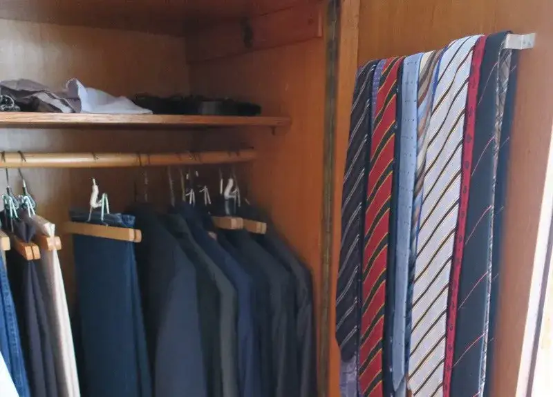 Jak przechowywać krawaty - 7 skutecznych metod na lata