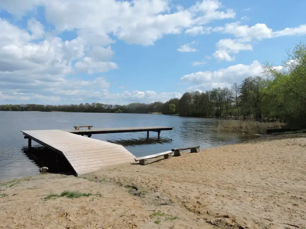 Śmiardowo Złotowskie – urokliwa wieś z pięknym jeziorem i atrakcjami