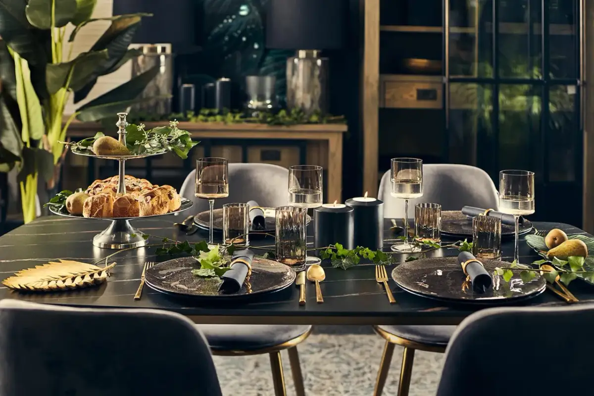 Stół w jadalni: udekoruj go pięknie i funkcjonalnie na co dzień