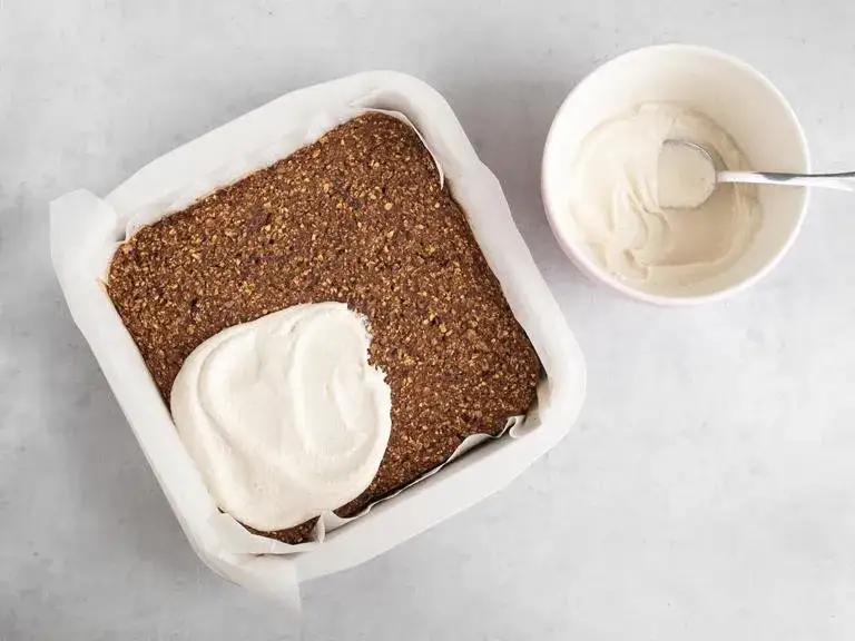 Pyszne ciasto marchewkowe bez jajek – idealne dla alergików i wegan