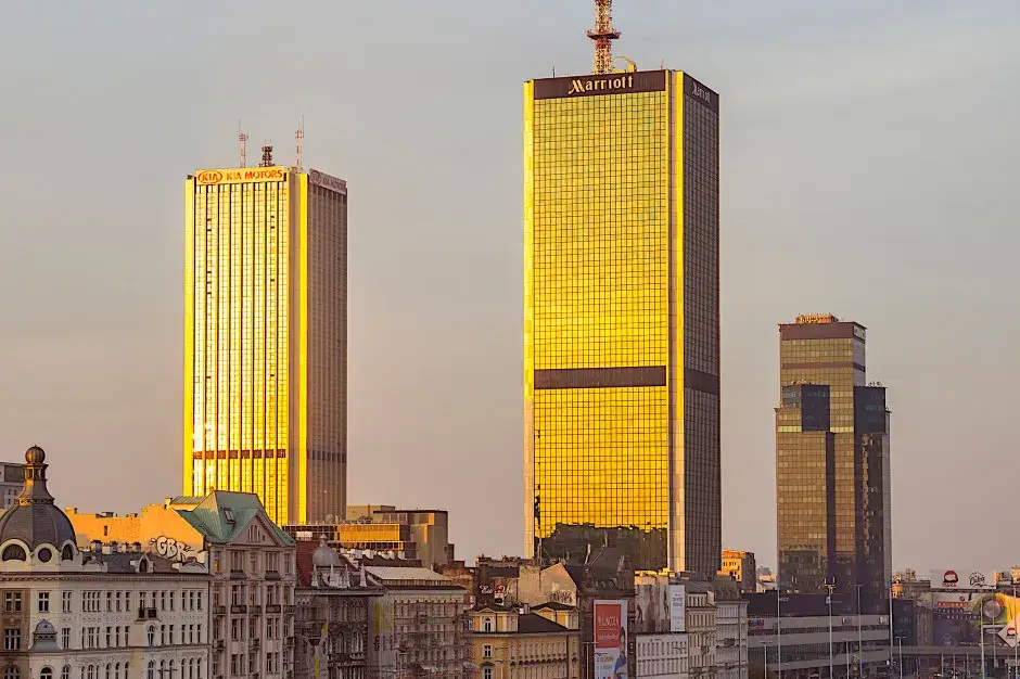 Hotel Marriott Warszawa: Otwarcie 2.10.1989 i symbol zmian