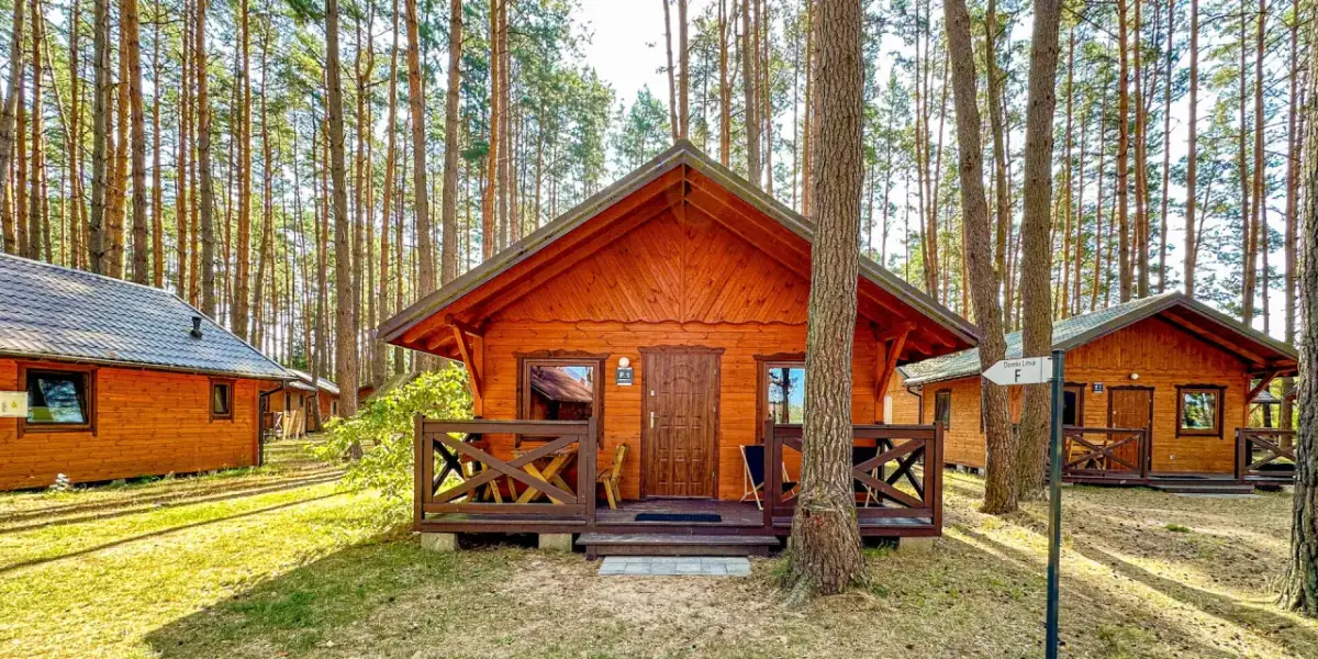 Mazury: Jak wybrać idealny domek nad jeziorem? Pełny przewodnik