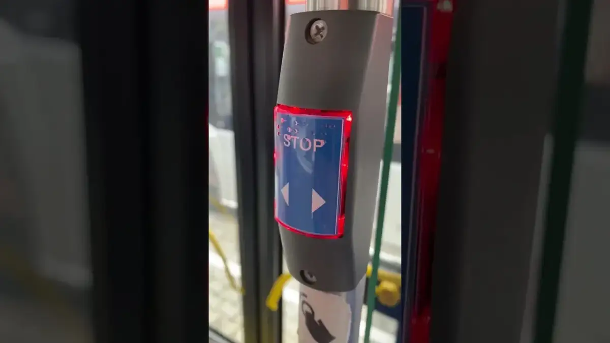 Jak otworzyć drzwi w autobusie - proste sposoby na łatwe wejście