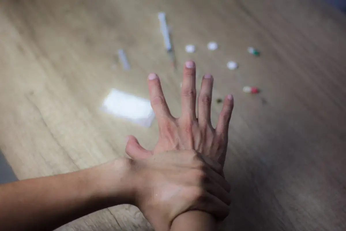 Dopalacze: Jak rozpoznać uzależnienie i znaleźć skuteczną pomoc?