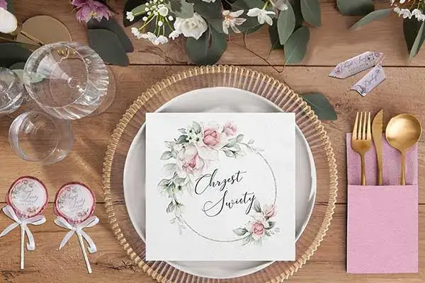 Chrzciny 2026: Jak udekorować salę? Pomysły, trendy, DIY!