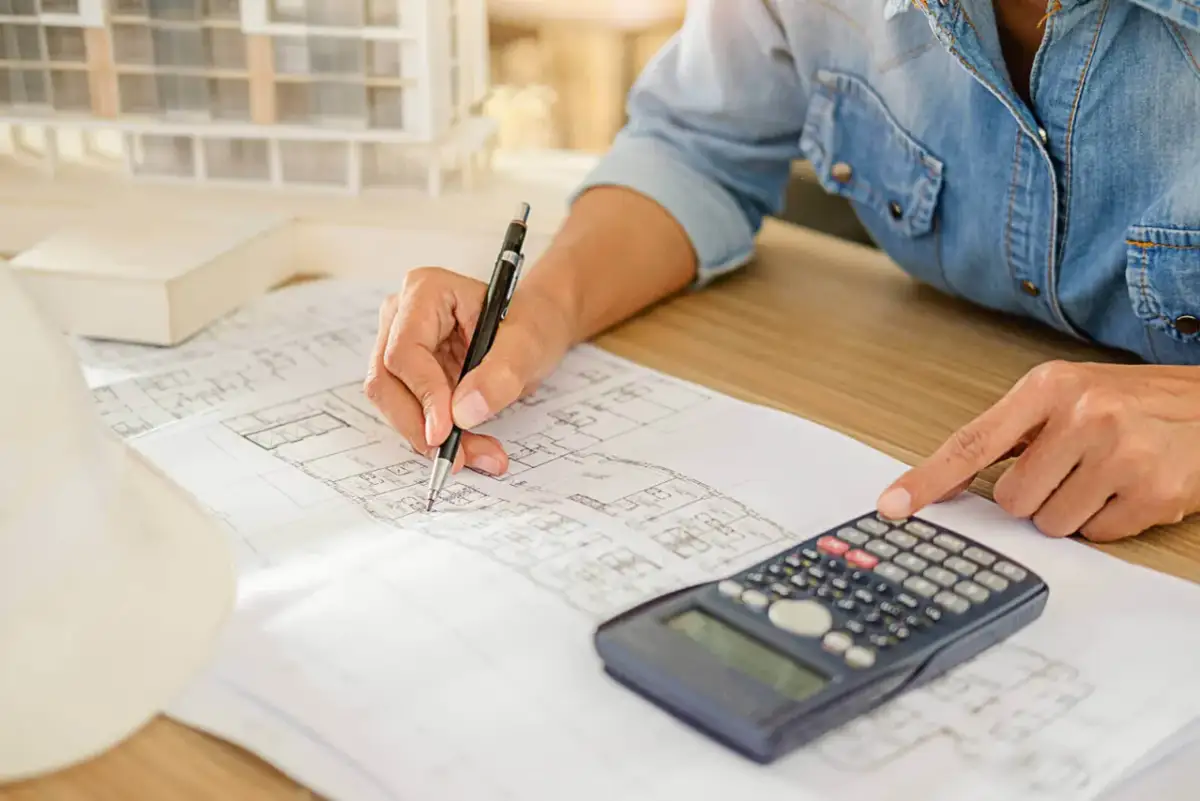 Dobudówka: Zgłoszenie czy pozwolenie? Uniknij kar i buduj legalnie!