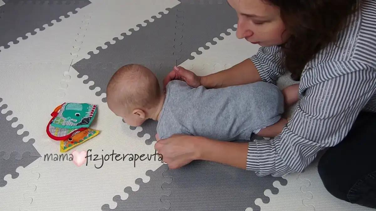 Prawidłowe podnoszenie niemowlęcia: Jak to robi mama fizjoterapeuta?