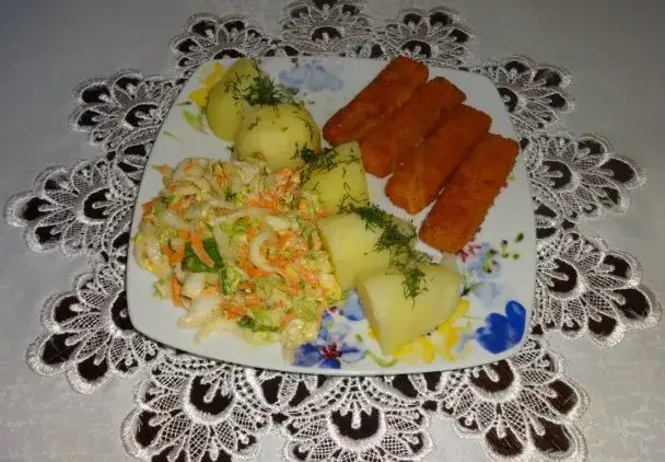 Paluszki rybne z czym na obiad – najlepsze dodatki, które zaskoczą