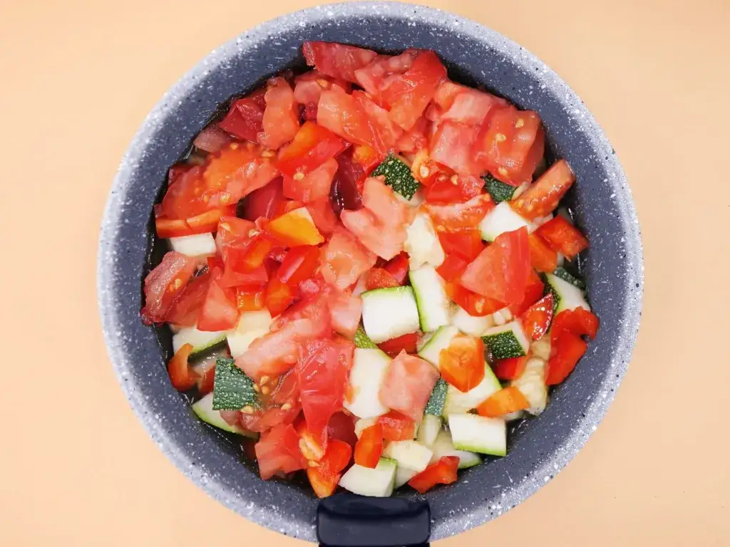 Czy leczo jest dietetyczne? Poznaj zdrowe przepisy na pyszne danie