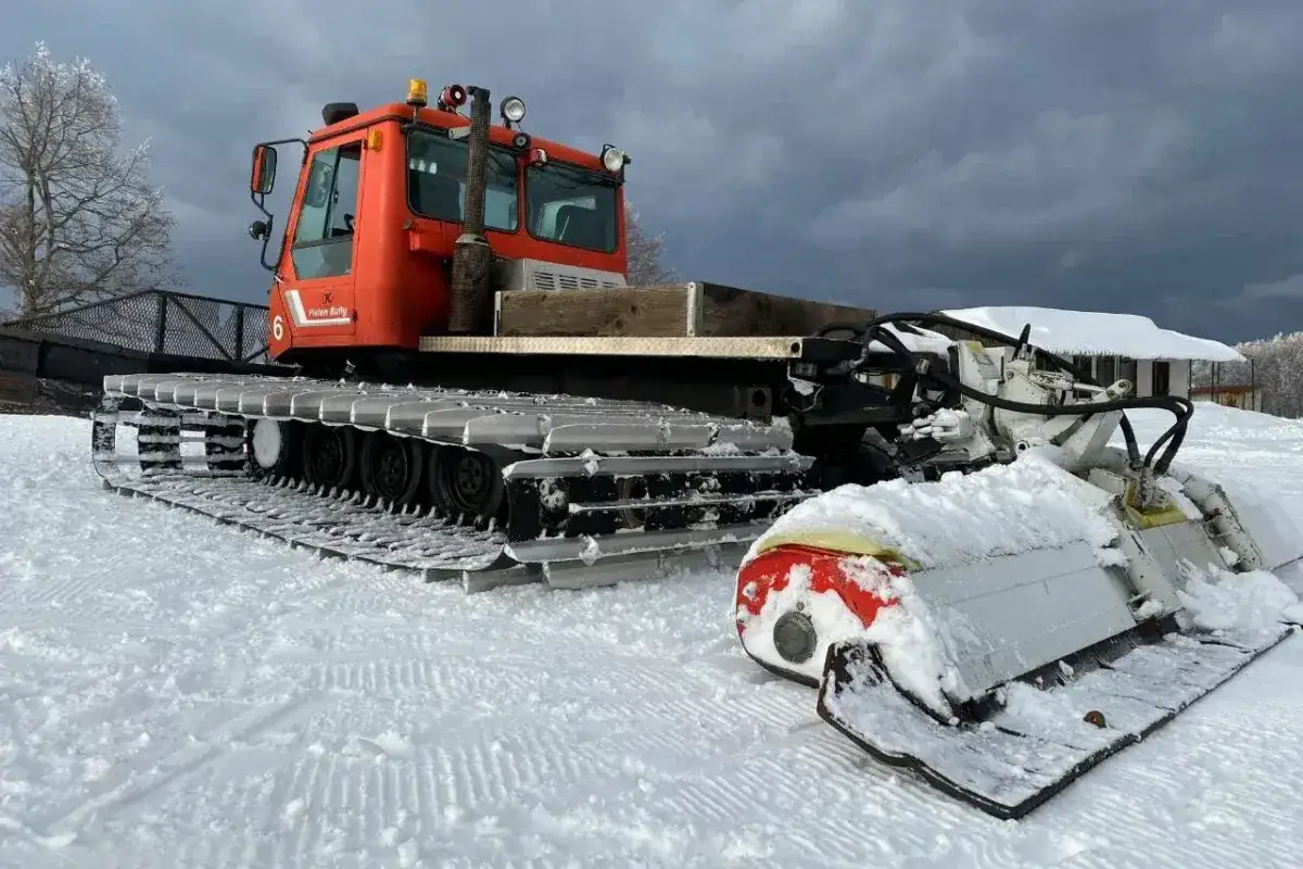 Ile zarabia kierowca ratraka? Zaskakujące fakty o wynagrodzeniach