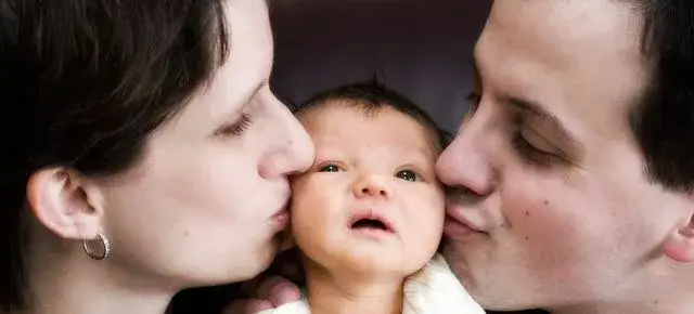 Ile po porodzie można zacząć współżyć? Odpowiedzi na ważne pytania