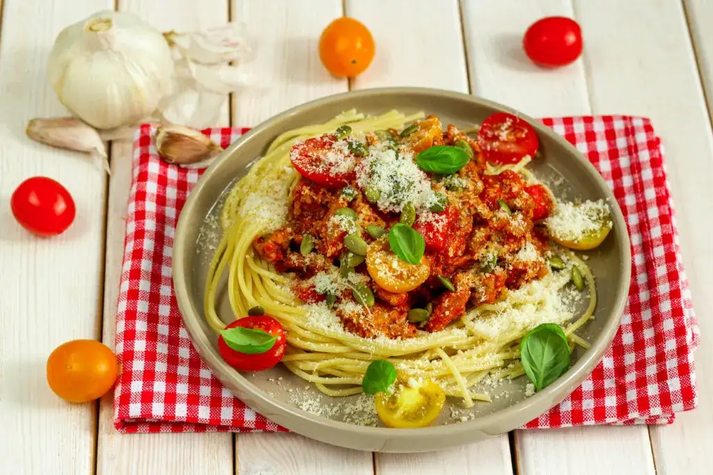 Pyszne spaghetti z mięsem mielonym, które zaskoczy Twoich gości