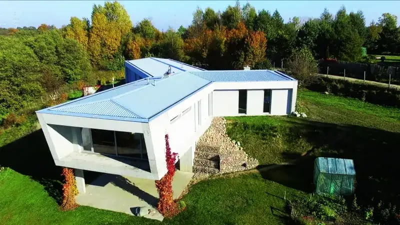 Blacha na rąbek czy dachówka - co wybrać, aby uniknąć kosztów?