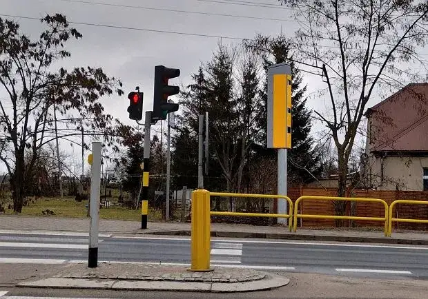 Fotoradar od tyłu: Legalność, działanie i wpływ na motocyklistów