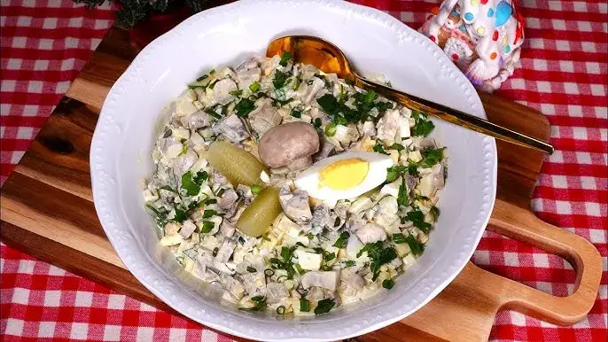 Jak zrobić sałatkę z pieczarek, która zachwyci Twoich gości