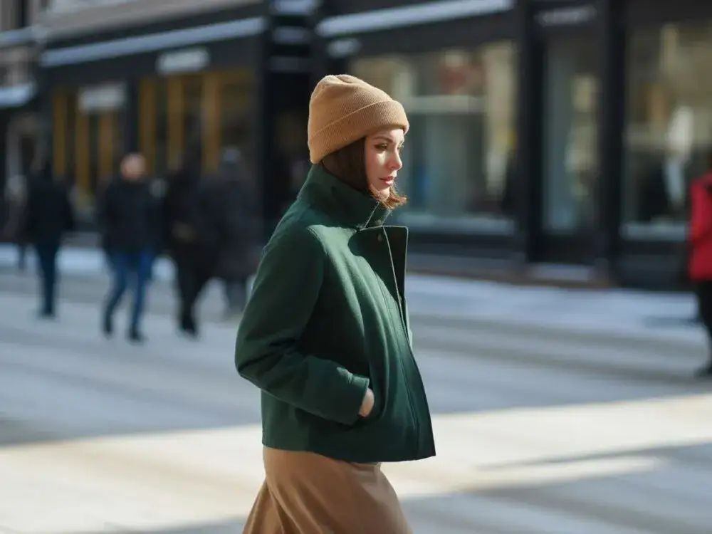 Jak dobrać czapkę do butelkowej zielonej kurtki? Praktyczne porady stylizacyjne