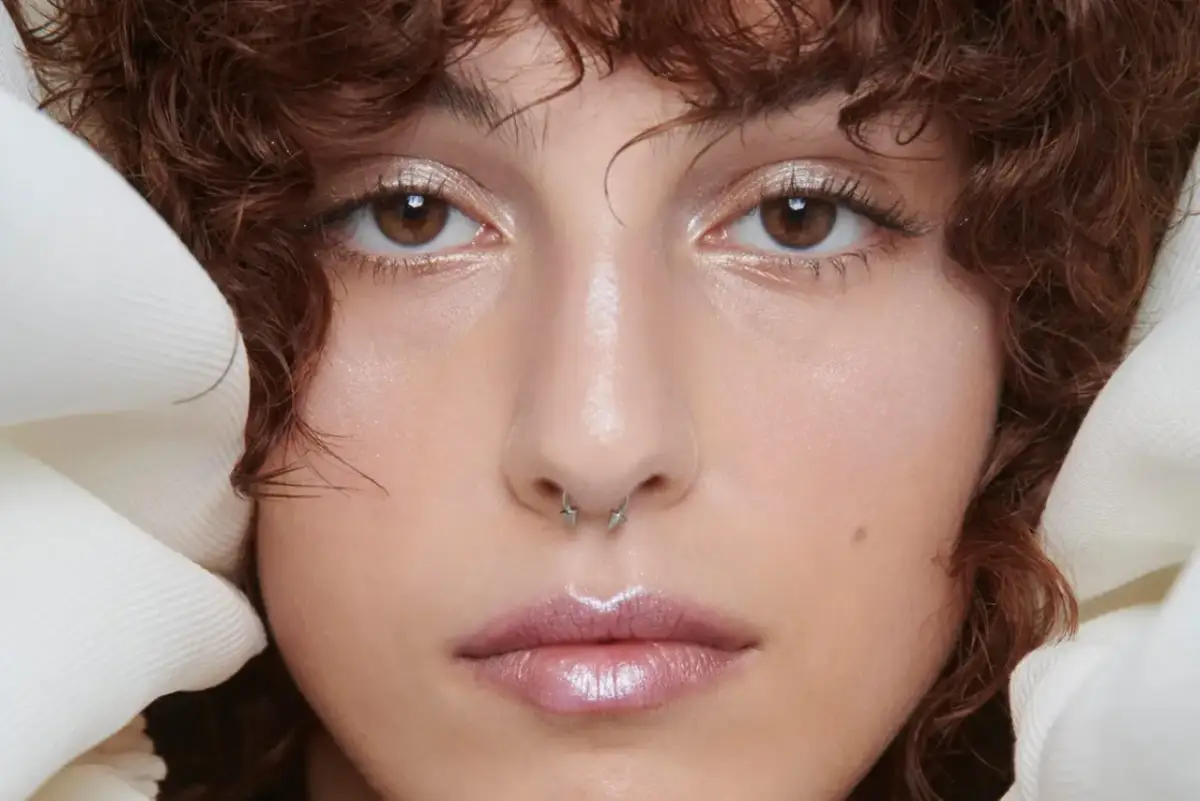 Jak rozjaśnić twarz w Photoshopie, by uzyskać naturalny efekt?