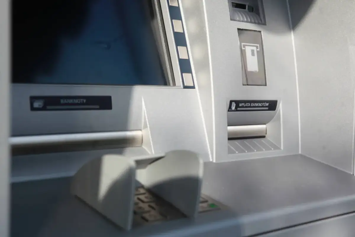 Gdzie znajdują się bankomaty we Włocławku? Sprawdź lokalizację