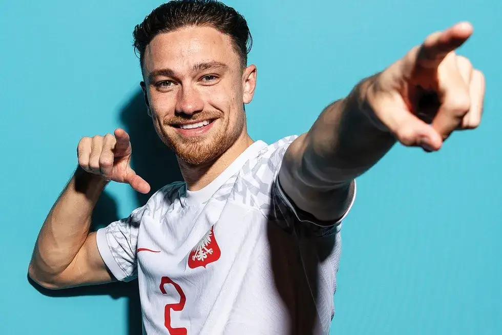 Matty Cash: 185 cm wzrostu. Jak jego fizyka wpływa na grę?