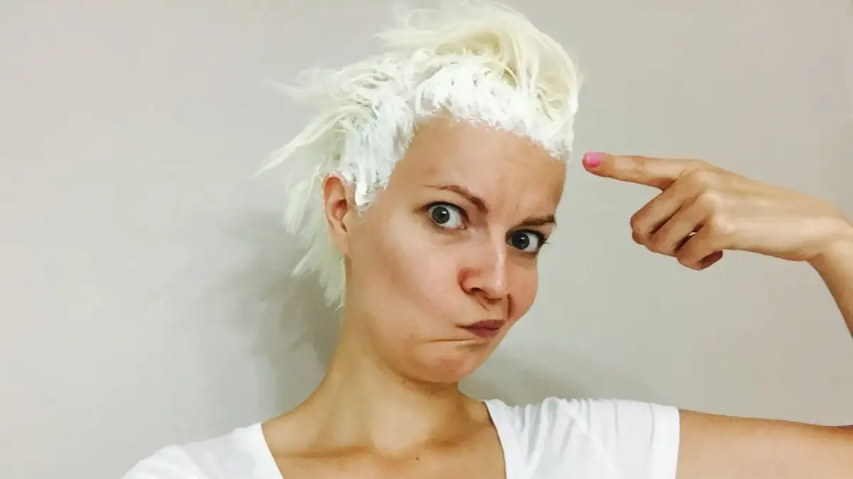 Jak przyciemnic odrost - skuteczne metody na ukrycie jasnych korzeni