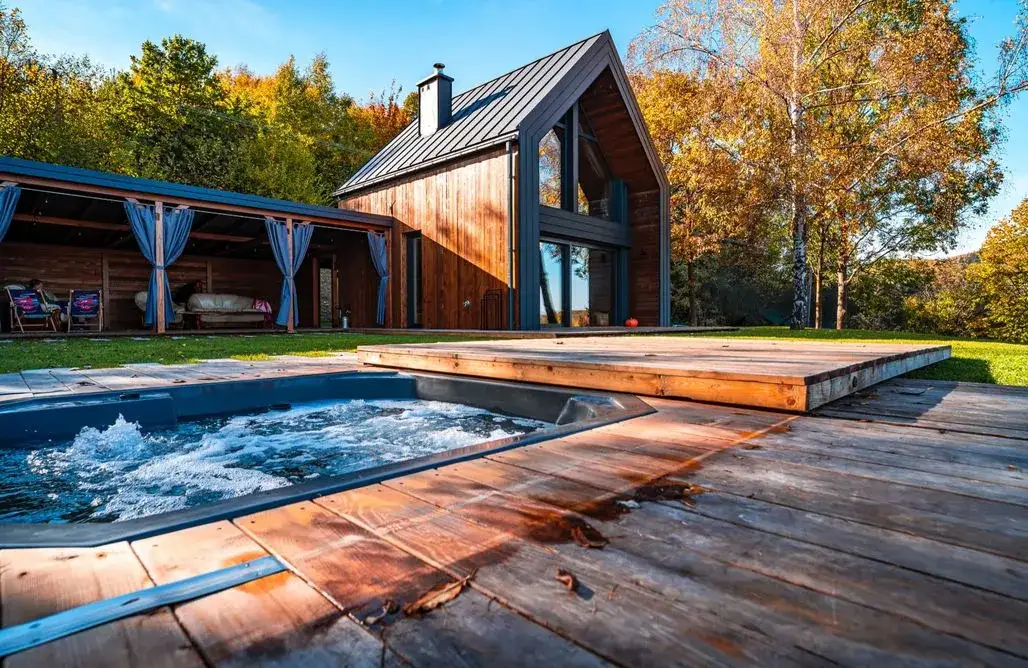 Najlepsze domki nad jeziorem w Podkarpackiem na wymarzone wakacje