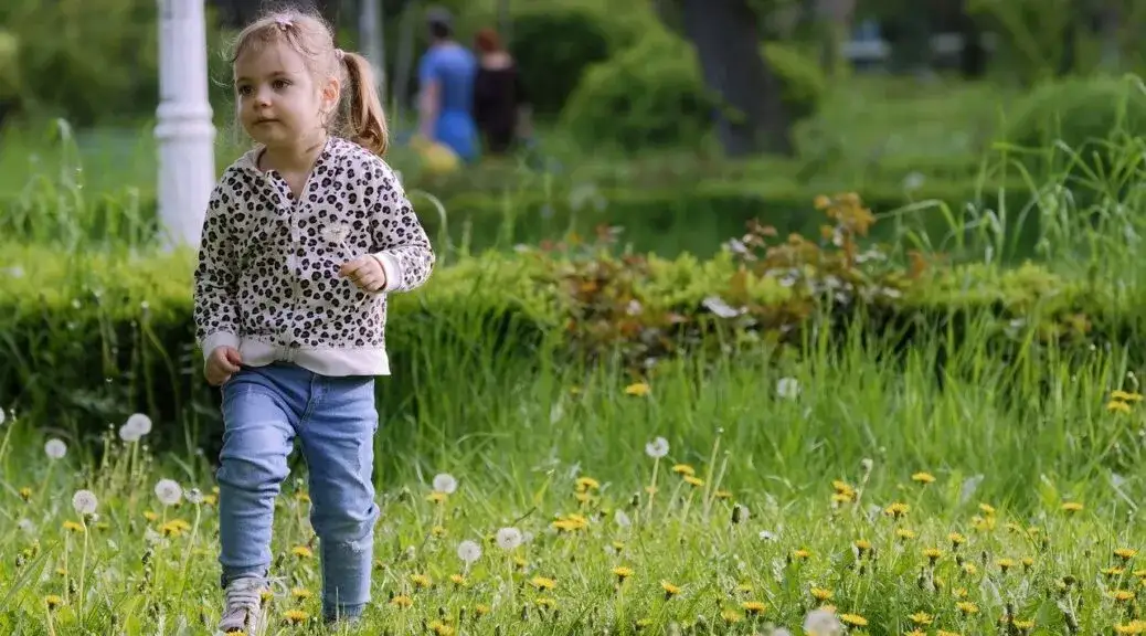 Czy samotna matka może adoptować dziecko? Sprawdź wymagania i procedury.