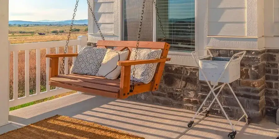 Jak zamontować huśtawkę na balkonie bez ryzyka uszkodzenia konstrukcji