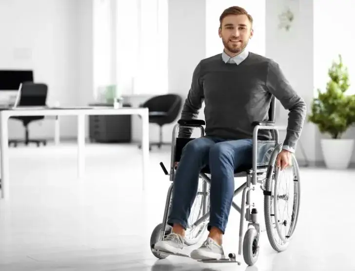 Gdzie wypożyczyć wózek inwalidzki za darmo i uniknąć kosztów?