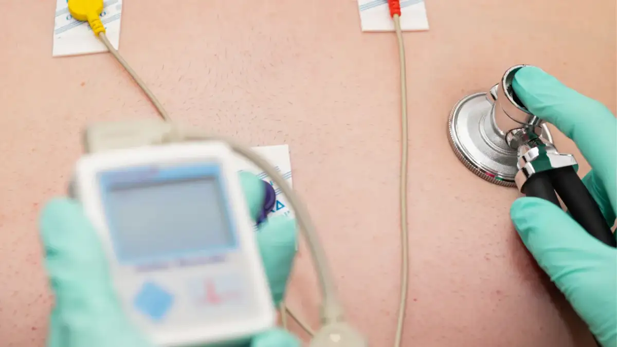 Holter EKG: Mycie i sen. Sprawdzone sposoby na komfortowe badanie