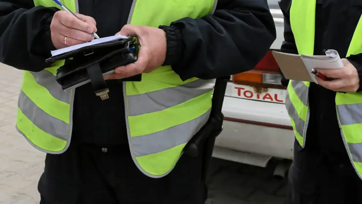 Policja w domu z alkomatem? Poznaj swoje prawa i uniknij błędów