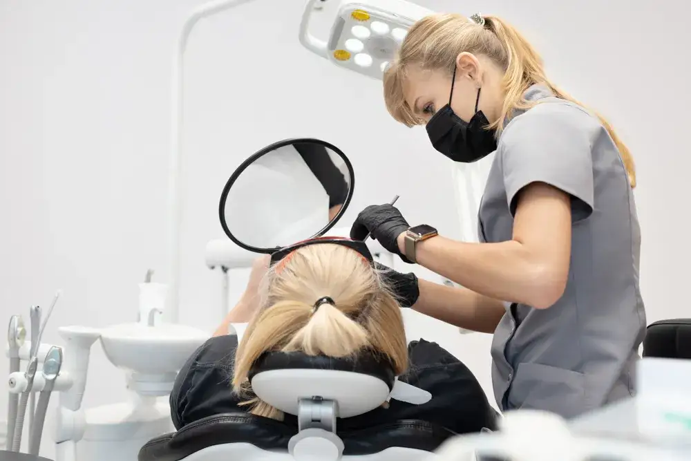 Drętwienie po dentyście: Ile potrwa i jak przyspieszyć powrót czucia?