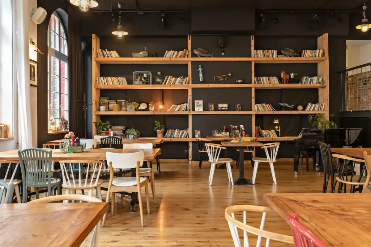 Ile kosztuje kieliszek wódki w barze? Ceny, które Cię zaskoczą