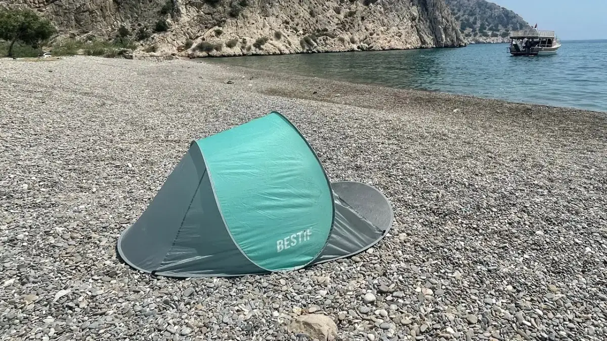 Jak złożyć namiot plażowy samorozkładający bez błędów i stresu