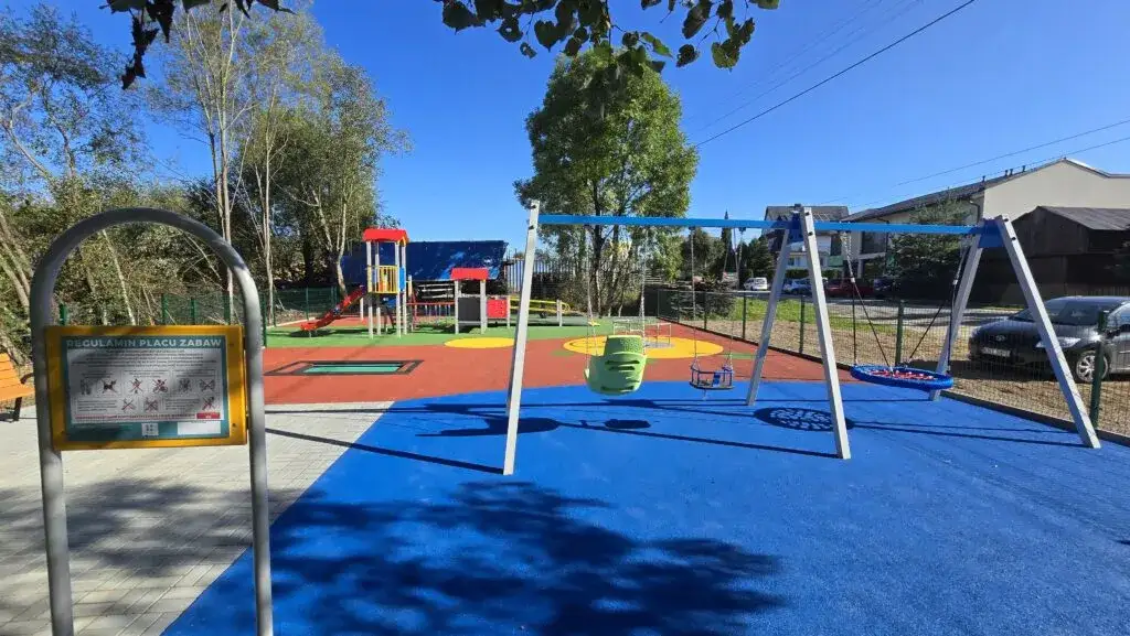 Budowa placu zabaw: Kompletny kosztorys i sekrety finansowania