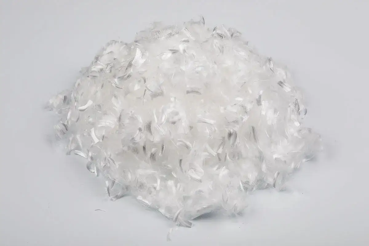 Włókno polipropylenowe do wylewki: Ile i jak, by uniknąć pęknięć?