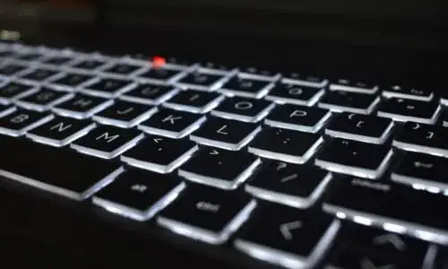Jak podświetlić klawiaturę w laptopie Acer – proste sposoby i triki