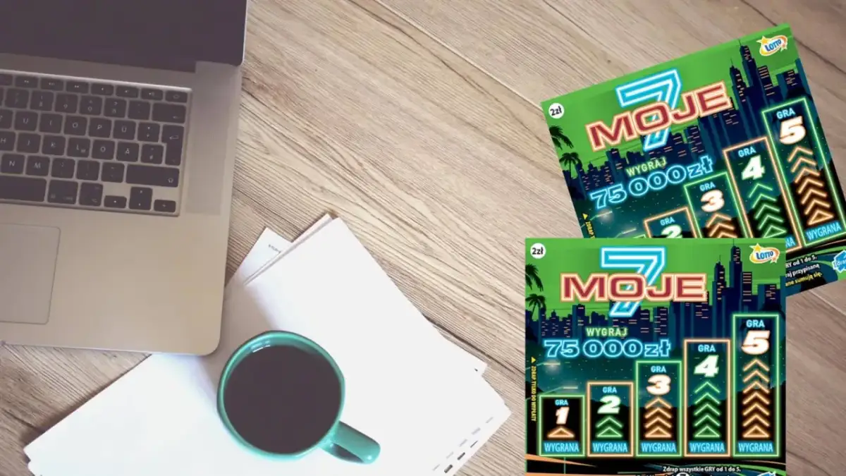 Laptop, kawa i zdrapki Lotto "Moje 7" z szansą na wygraną 75000 zł. Czy to klucz do tego, jak wygrać w zdrapki?