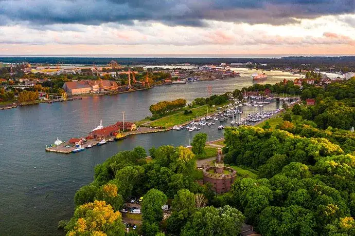Świnoujście: Ile wysp? Poznaj niezwykłe sekrety miasta!