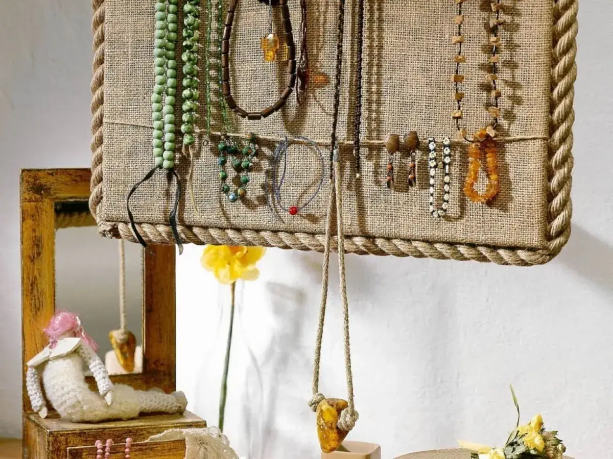 Ramiączko od stanika na rękę: Stwórz unikalną biżuterię DIY