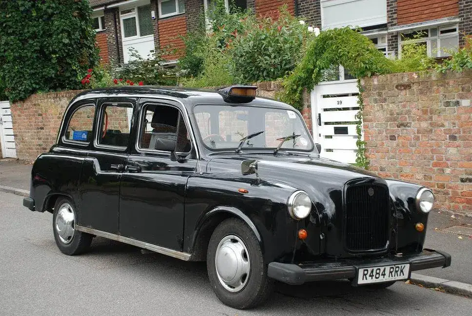 Ile kosztuje taxi w Londynie? Sprawdź ceny i trasy, które zaskoczą