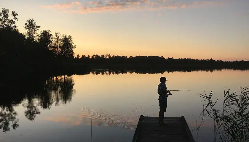 Gdzie na ryby z noclegiem w Wielkopolsce - najlepsze miejsca i porady