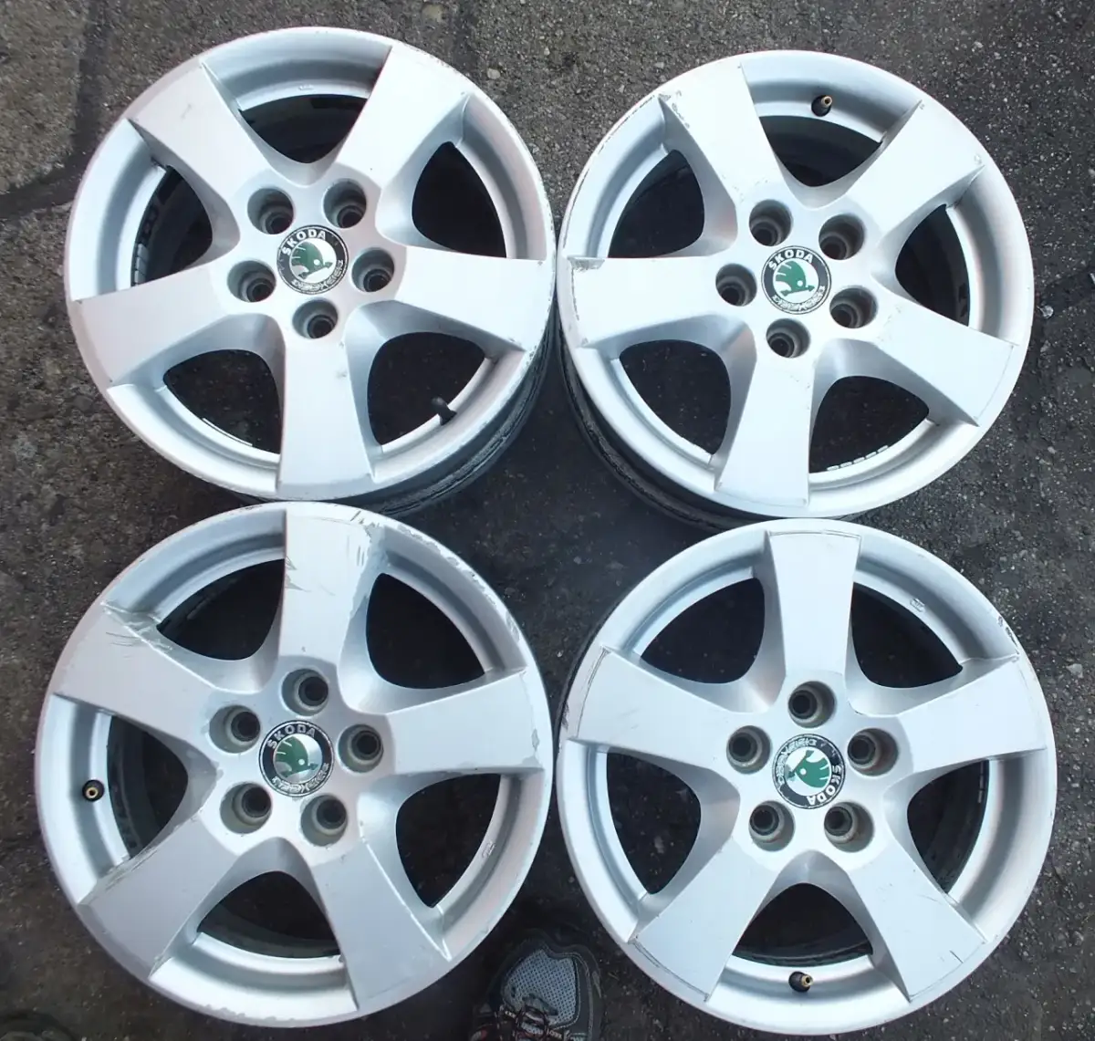 Jakie felgi do Fabii wybrać? Porady i najlepsze opcje dla Twojego samochodu