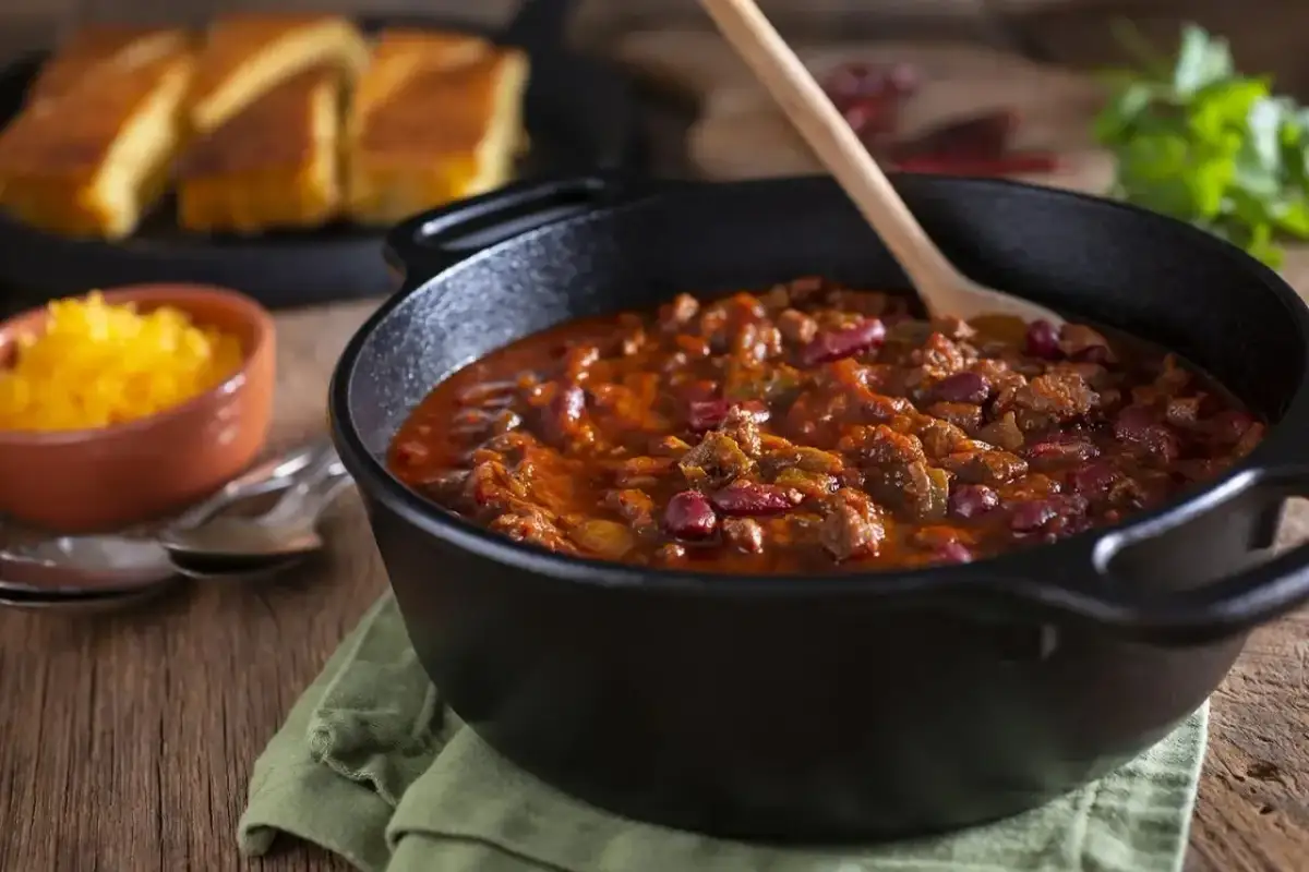 Jakie przyprawy do sosu z mięsa wieprzowego, by zachwycić smakiem?