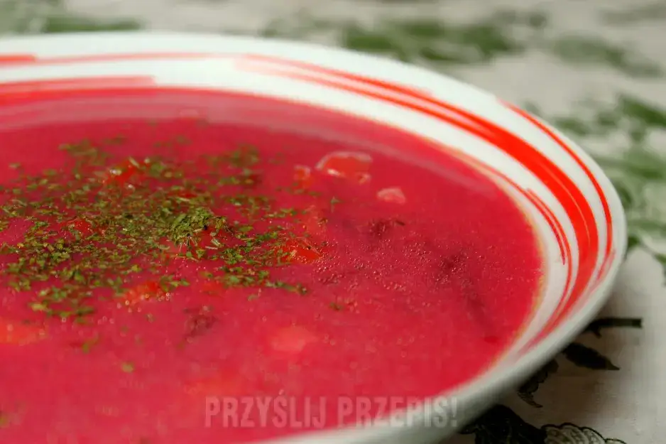 Zupa buraczkowa: sekret babci na rubinowy kolor i głęboki smak