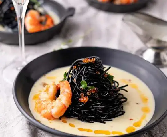 Spaghetti al nero di seppia: Łatwy przepis i smak umami